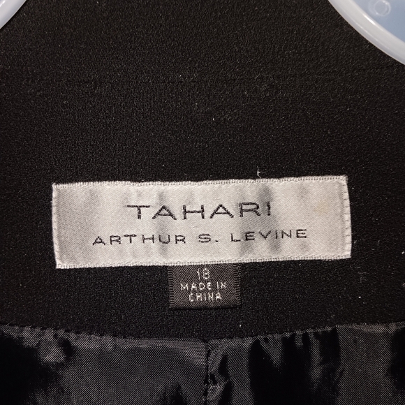 Tahari women's blazer size 18 black - Picture 6 of 8